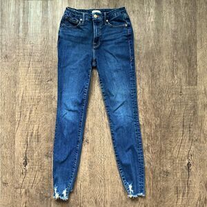 Good American Good Legs Frayed Hem Skinny Jeans